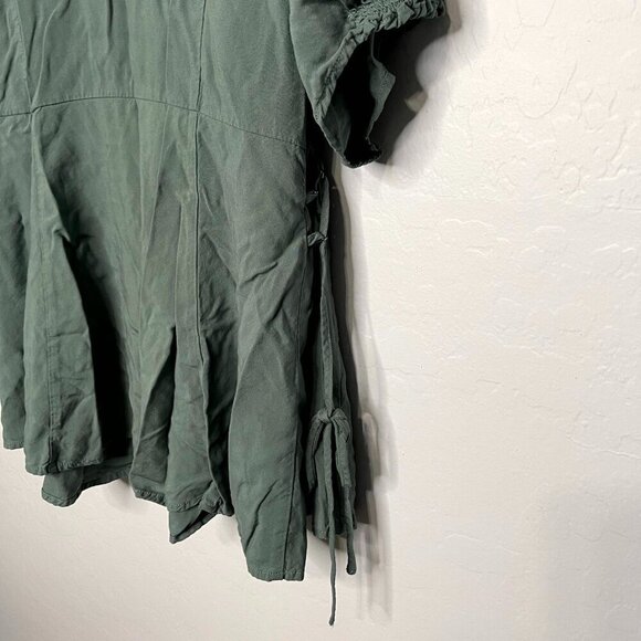 Torrid Green Button Front Side Tie Flowy Blouse Top 3 3X 22/24 - Picture 6 of 7